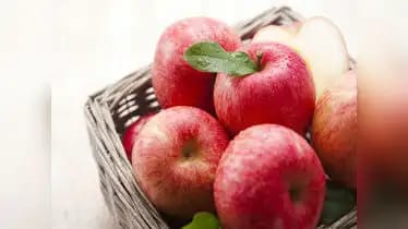 10 Amazing Benefits Of Eating Apples And Their Side Effects